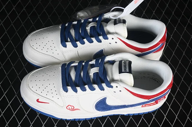 All categories Nk SB Dunk Series Nk SB Dunk Low High-end customized low-top sneakers Nike SB Dunk Low White, blue and red contrast color High-end customized low-top casual sneakers XZ5899-117